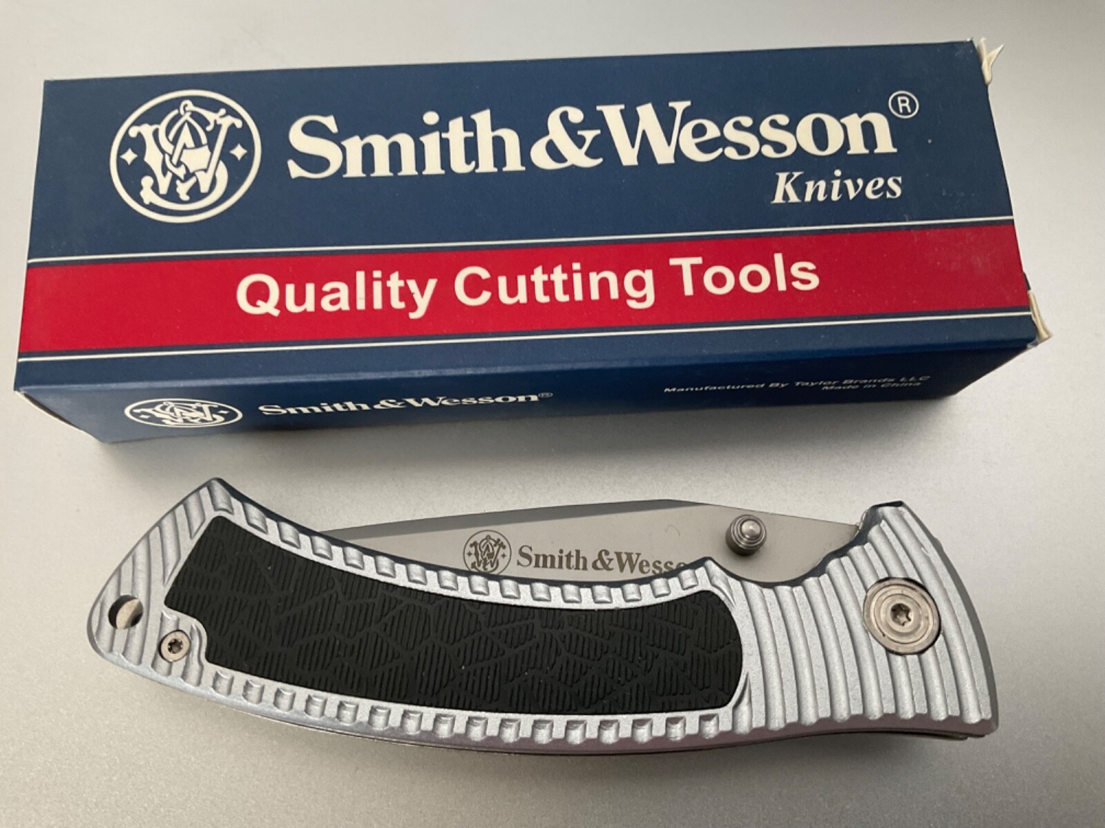 Smith & Wesson Bulllseye Tactical Folding Knife Item # CH0017