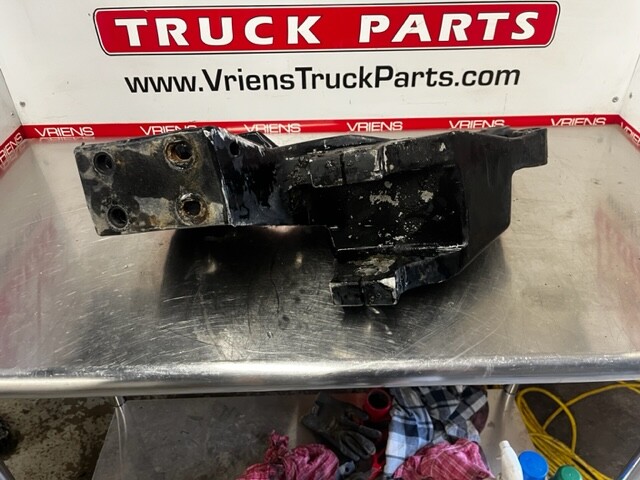 KENWORTH BRACKET - FRONT SPRING DRIVE K058-511, K058-461
