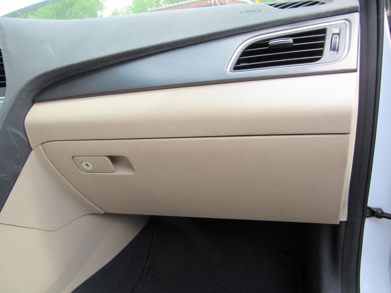 SONATA    2015 Glove Box 1047196