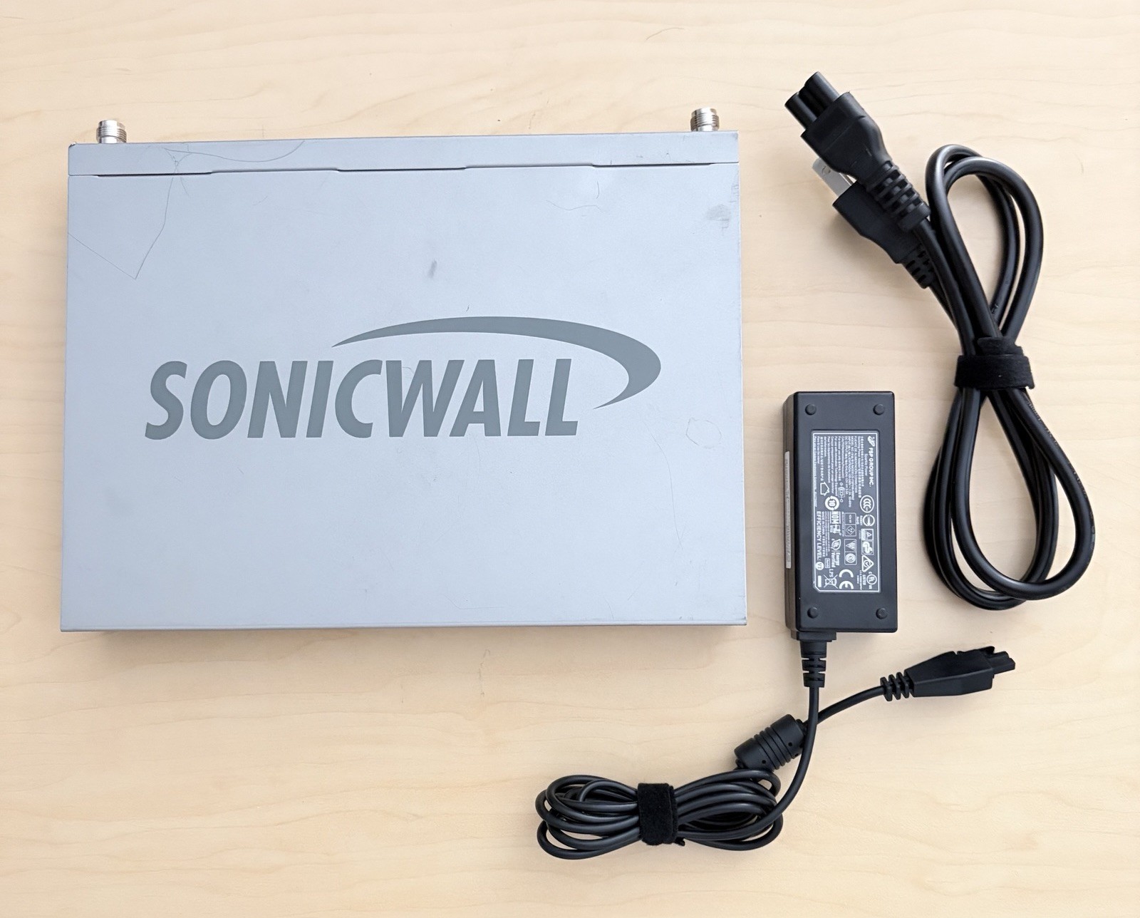 SonicWALL TZ 190 Wireless VPN Firewall APL18-046 + AC Power Adapter & C5 Cable