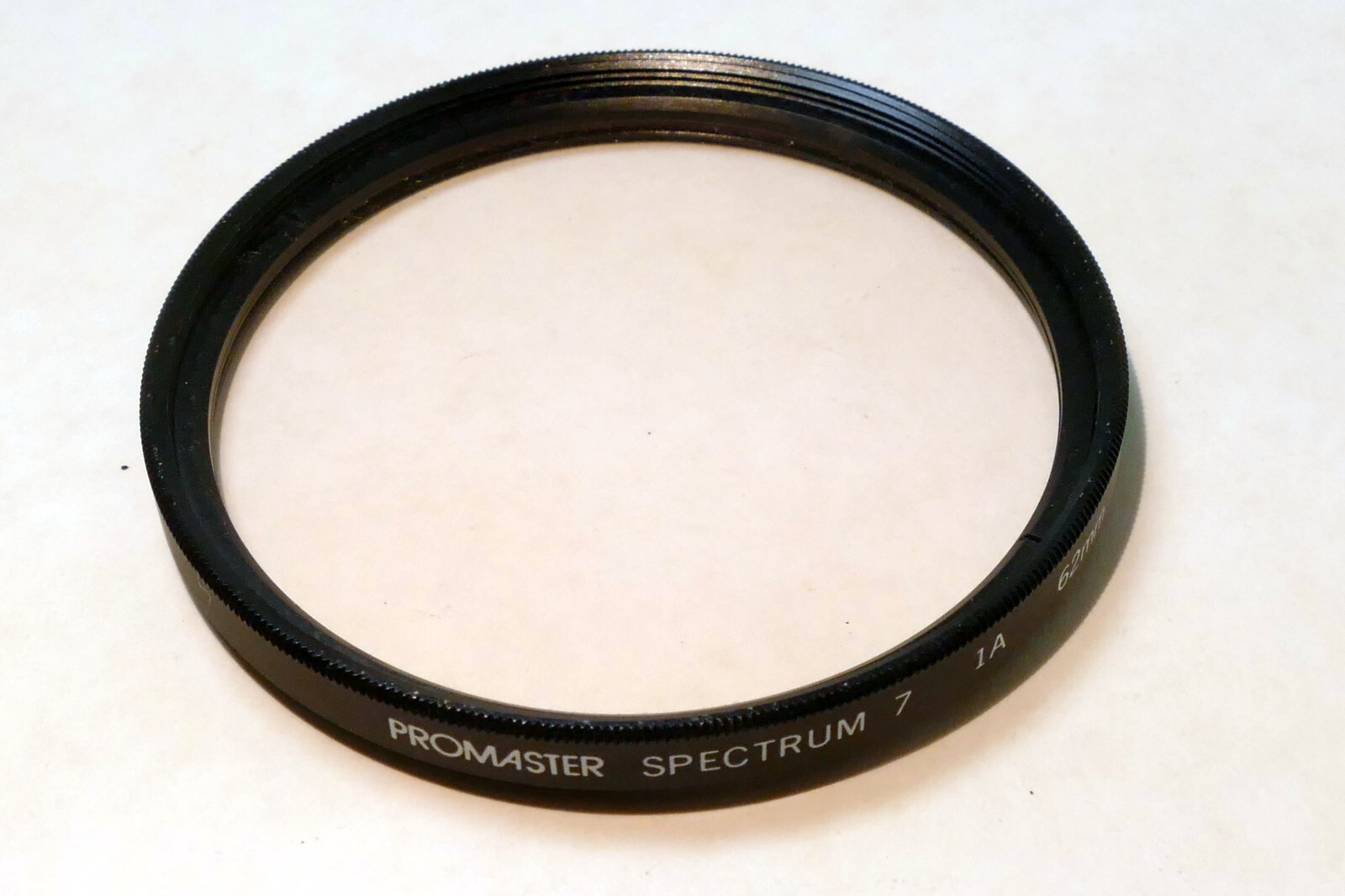 Promaster 62mm Filter warm 1A skylight spectrum 7 coated