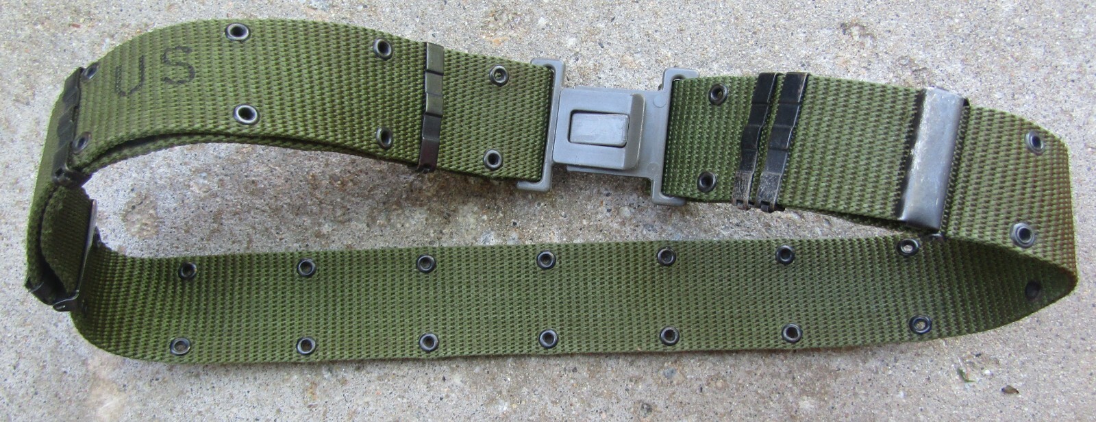 US Military Belt Individual Equipment Nylon Large (Waist over 30”) Nice shape
