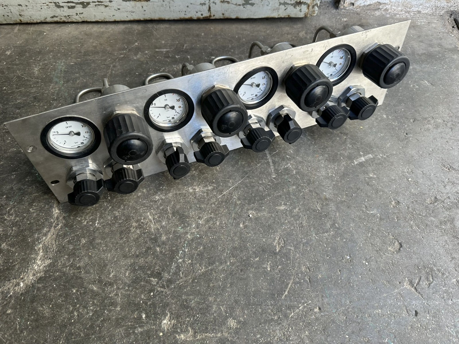 Tescom pressure regulator panel  D43542-10-S