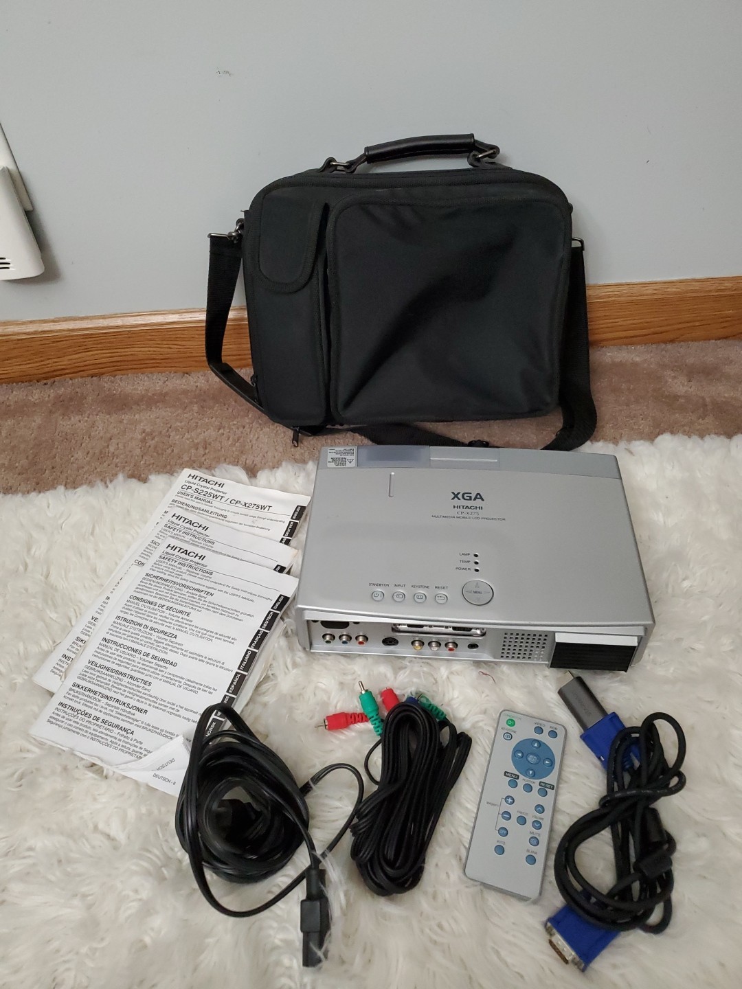 Hitachi XGA CP-X275 Multimedia Mobile LCD Projector Tested
