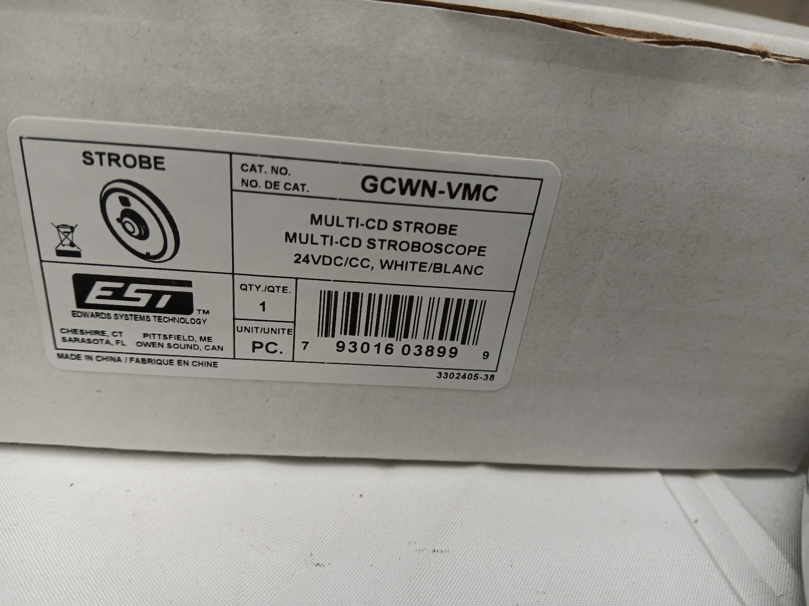 Edwards Signaling GCWN-VMC Standard Range Multi-Candela Ceiling Strobe
