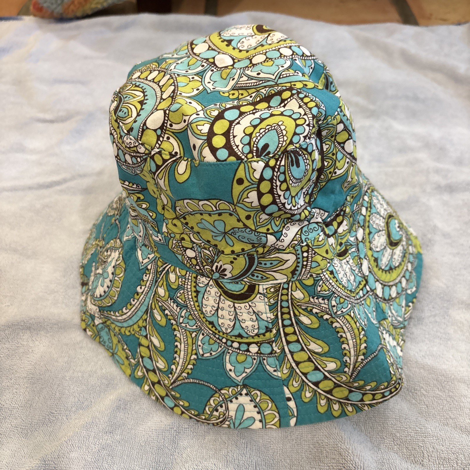 Vera Bradley Peacock Reversible Bucket Sun Hat Summer Travel Beach Fun Colorful