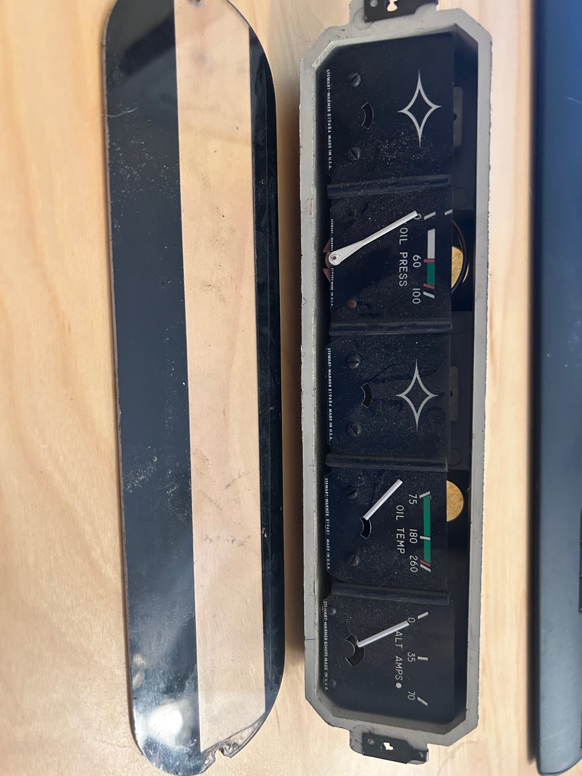 95241-011 Piper PA32-300 Engine Gauge Cluster (Volts: 14)