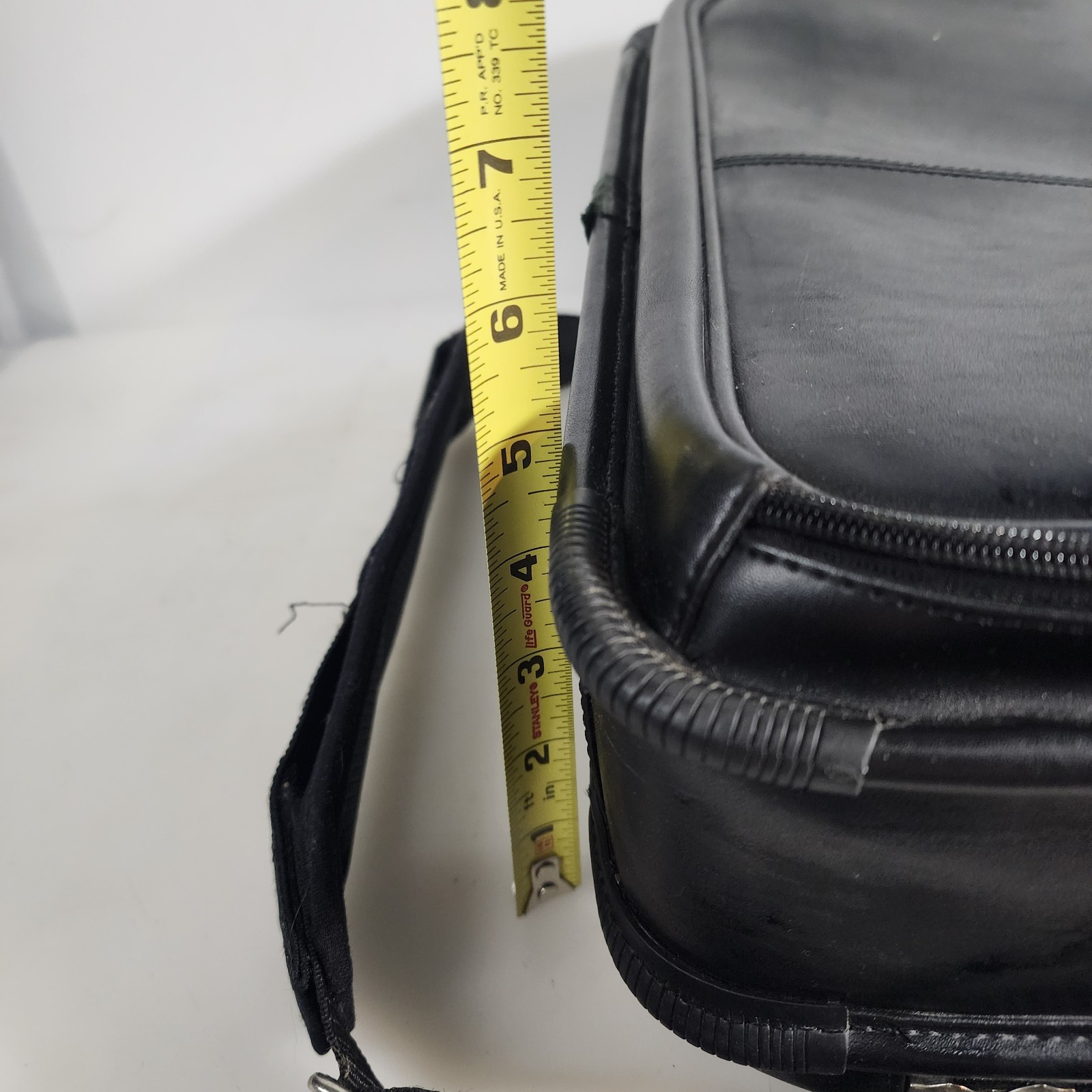 Targus KOS300 Reverse Access Notebook Case Black Koskin Leather