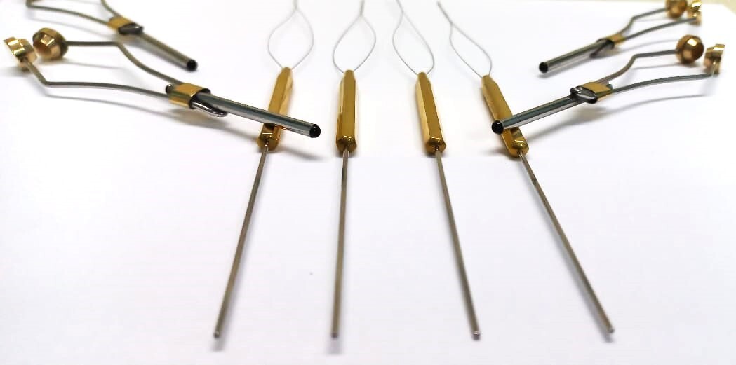 4 Pcs Ceramic Glass  Bobbins + 4  Bobbins Threader Cleaners Fly Tying Tools