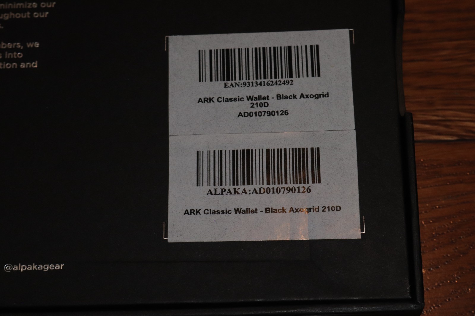 BNIB Alpaka Ark Classic Wallet MSRP $45!!