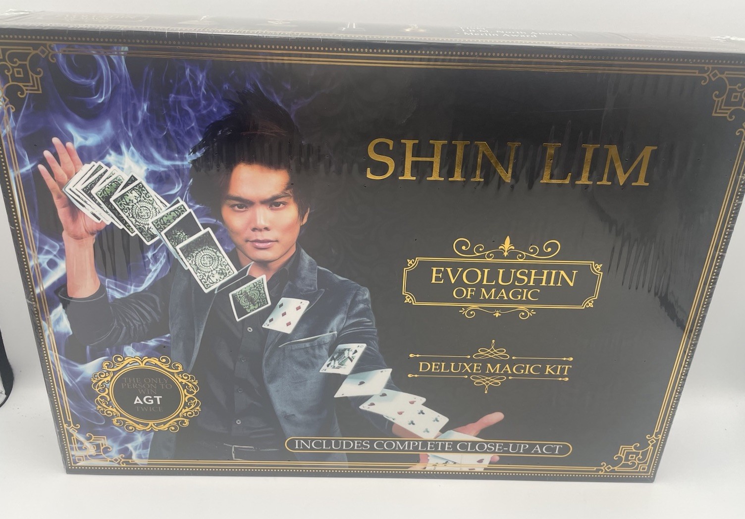 Shin Lim EVOLUSHIN Deluxe Magic Set over 100 tricks #202224 **NEW SEALED**