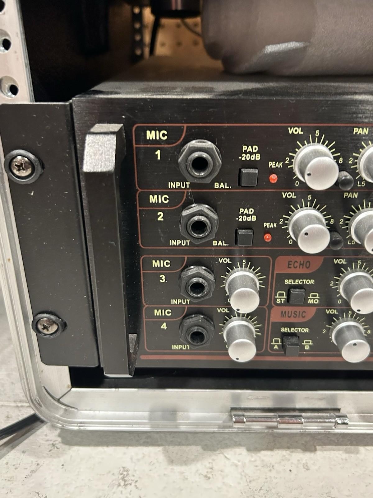 RSQ DA-200 EQ 4 Channel Mixing Studio Amplifier
