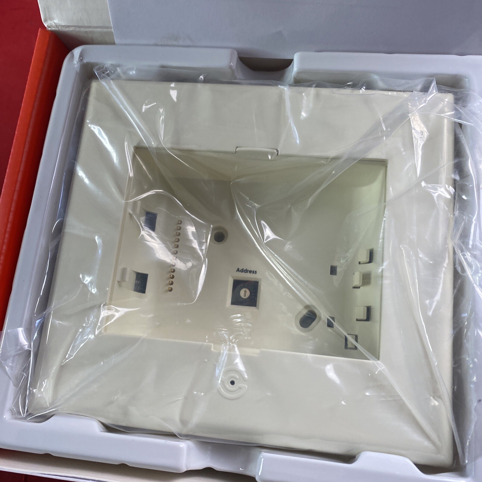 Speakercraft (CTL14420W) Mode Free Wall Dock - White - New In Box!