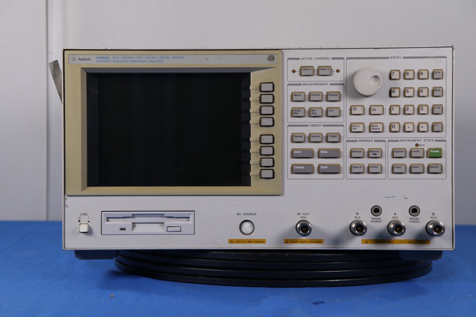Agilent 4395A Impedance/Network/Spectrum Analyzer opt 1D5/has defect under 50KHz