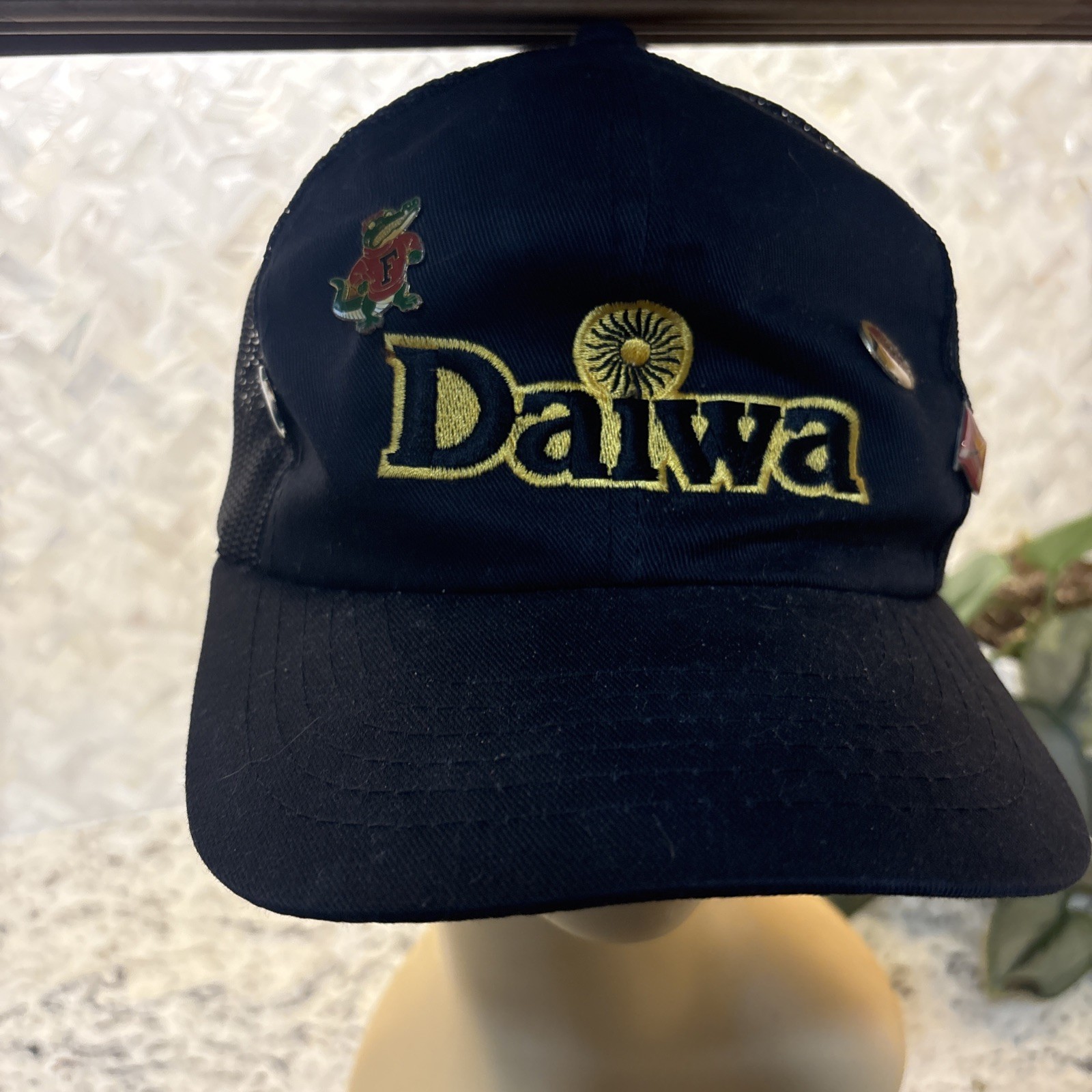 VINTAGE DAIWA SNAPBACK MESH TRUCKER HAT CAP FISHING YOUNGAN KOREA PINS BASS