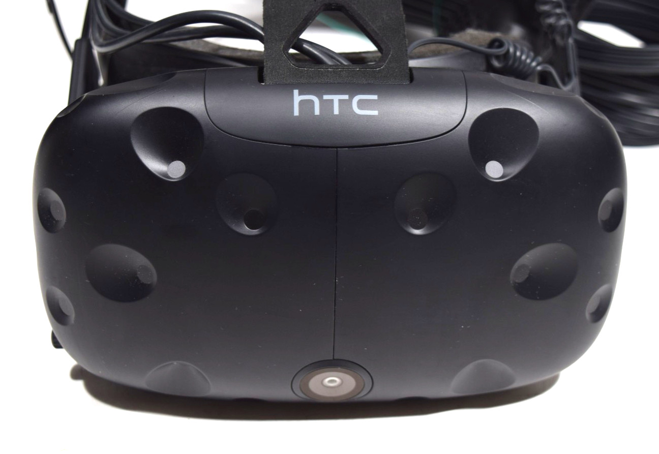 HTC Vive VR Headset Complete Set System Steam VR PC Virtual Reality