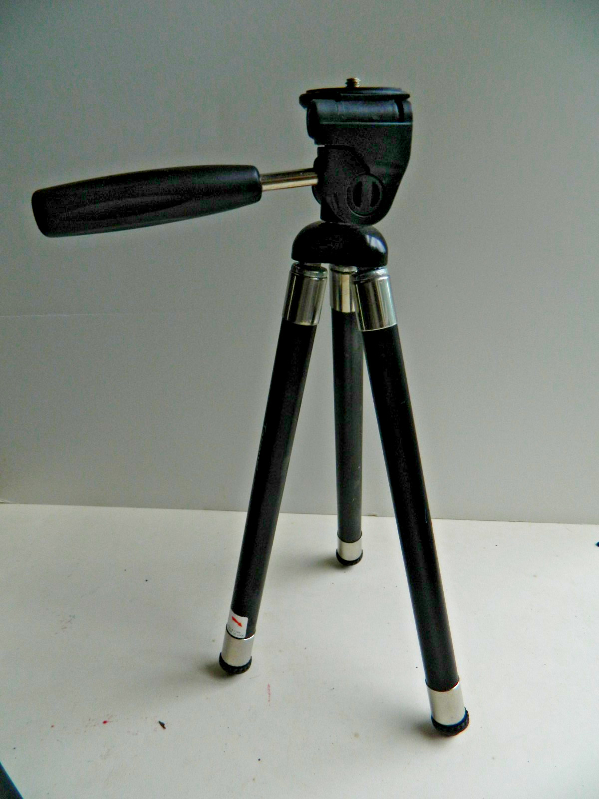 Targus TG-42TT Mini Tripod Extendable Camera Stand