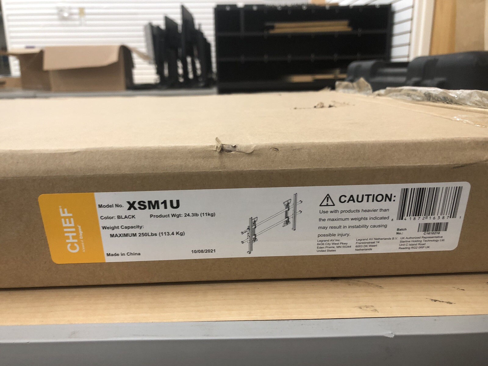 EXTRA-LARGE FUSION MICRO-ADJUSTABLE FIXED WALL DISPLAY 55" to 82" XSM1U - NEW