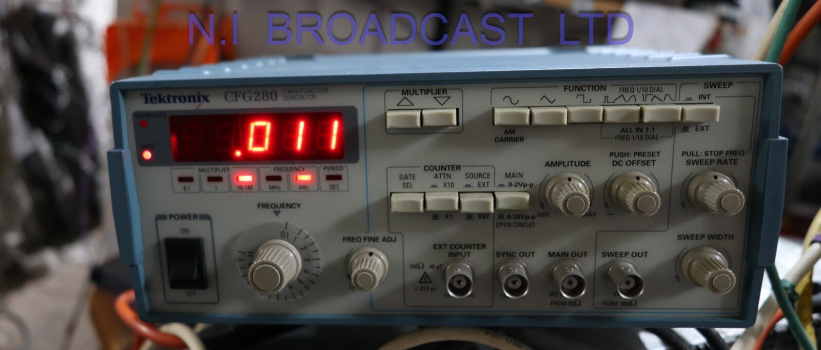 Tektronix cfg280 11Mhz function generator