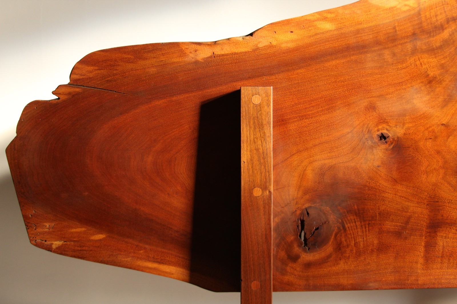 Studio Live-Edge Walnut Bench by Gino Russo, 1970s