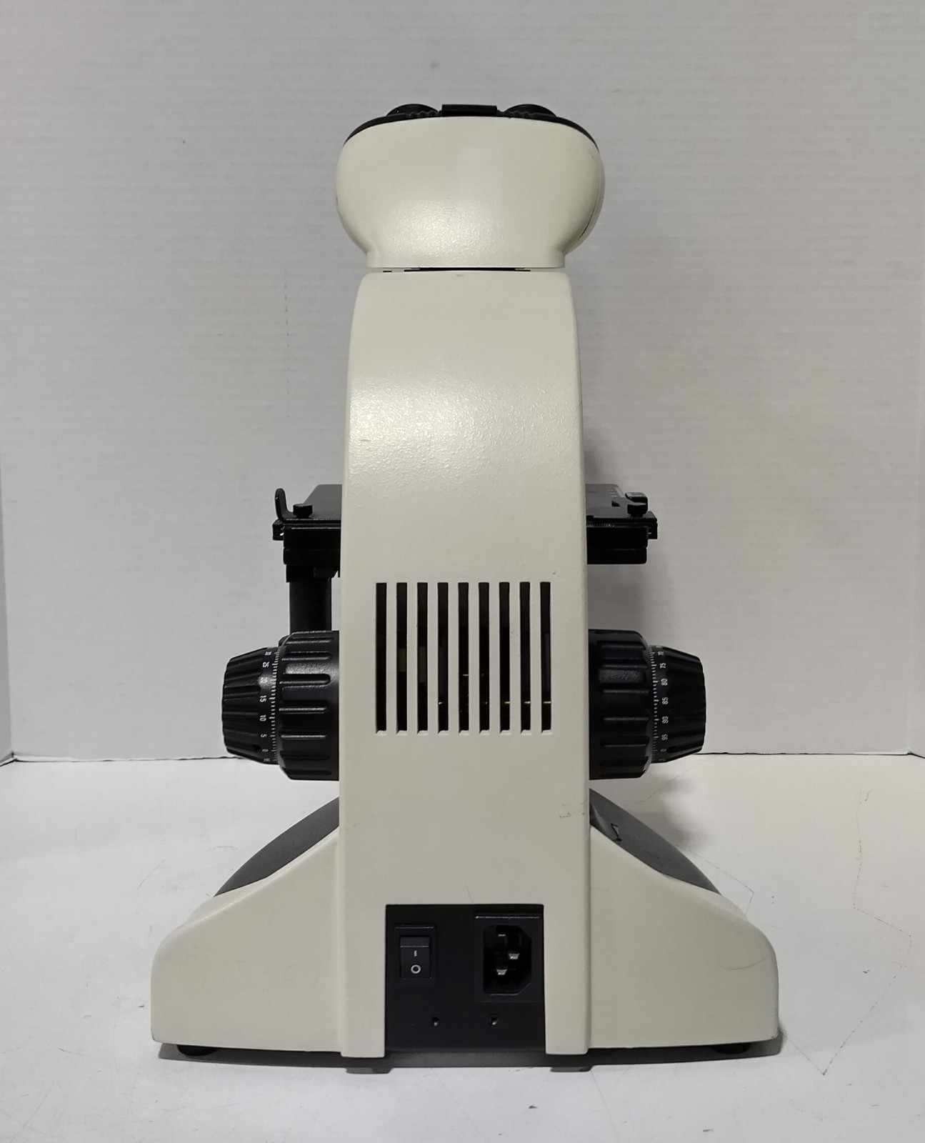 Leica CME Binocular Compound Microscope with 4 Objectives No Eyepieces/Condenser