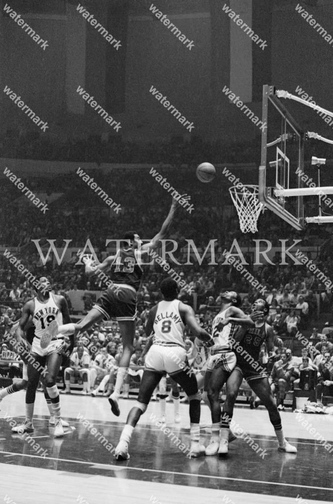ER812 Wilt Chamberlain 76ers Sixers Basketball 8x10 11x14 16x24 24x36 Photo