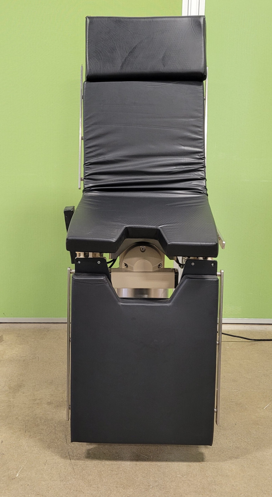Skytron 6001 Elite Surgical Table
