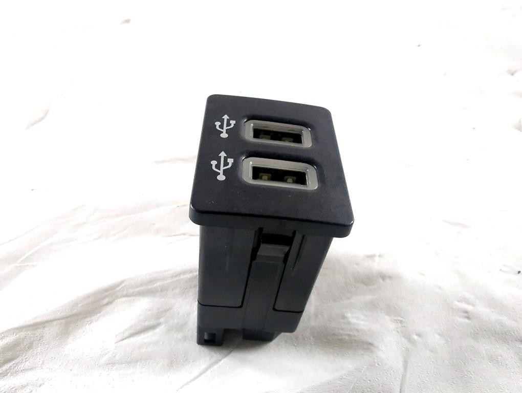 HC3T-14F014-DC USB INPUT PORTS FORD KUGA 2.5 I 4X4 112KW AUT 5P (2022) PARTS