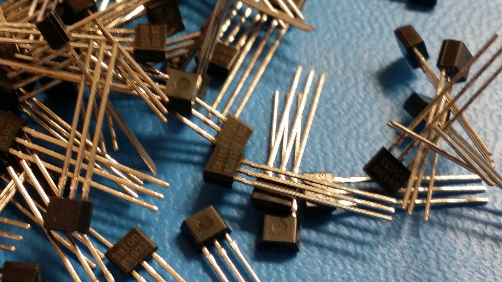 (10 PCS) S-8100B Seiko Instruments, CMOS TEMPERATURE SENSOR CONTROLLER TO-92