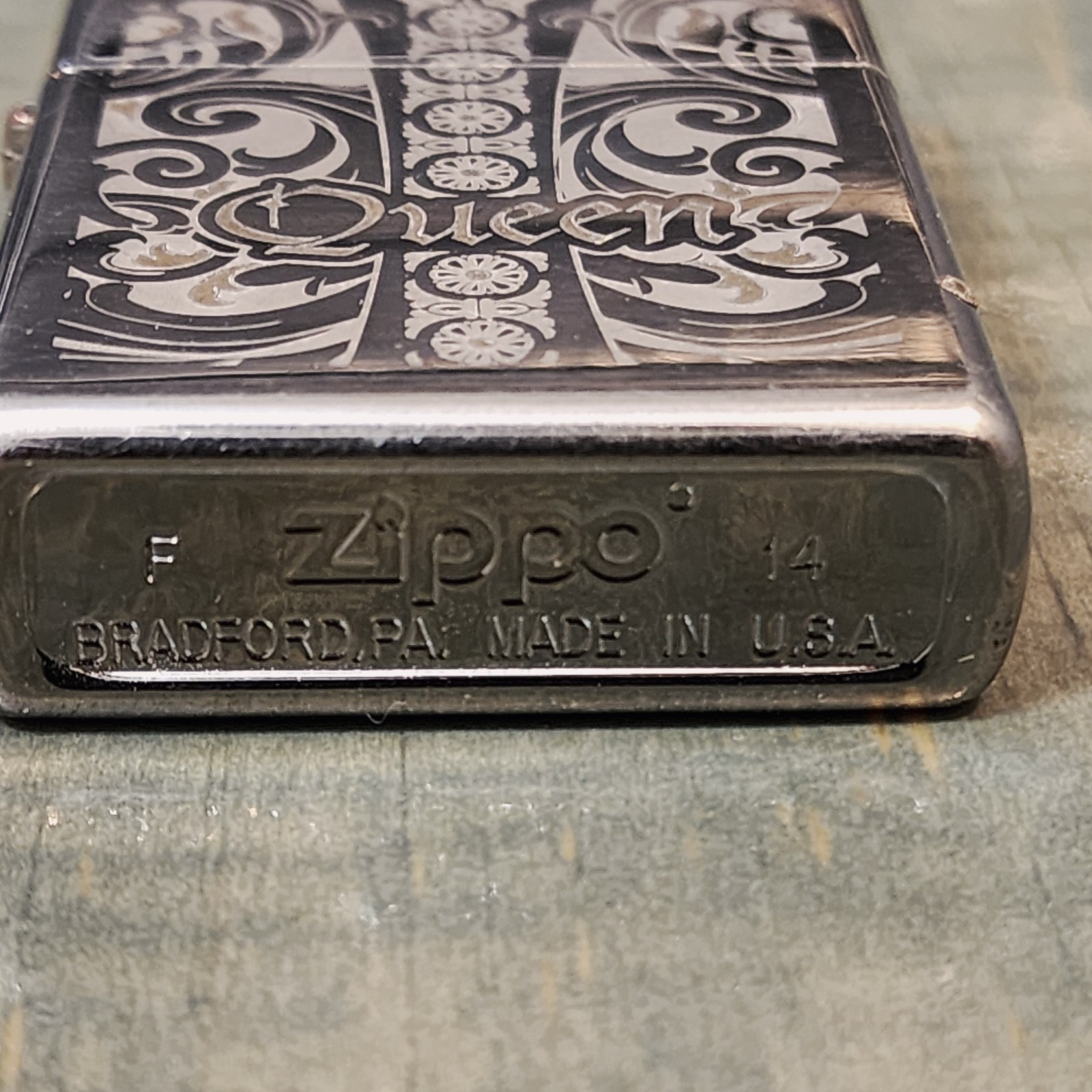 Zippo Queen Black Ice