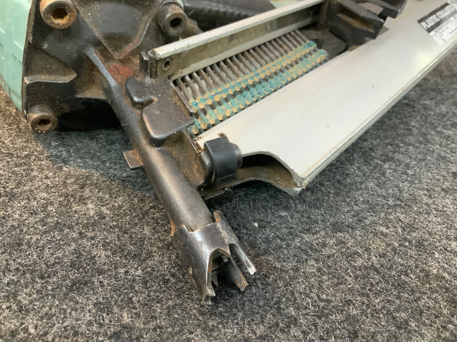Hitachi NR90AE2 3-1/2" Pneumatic Strip Nailer