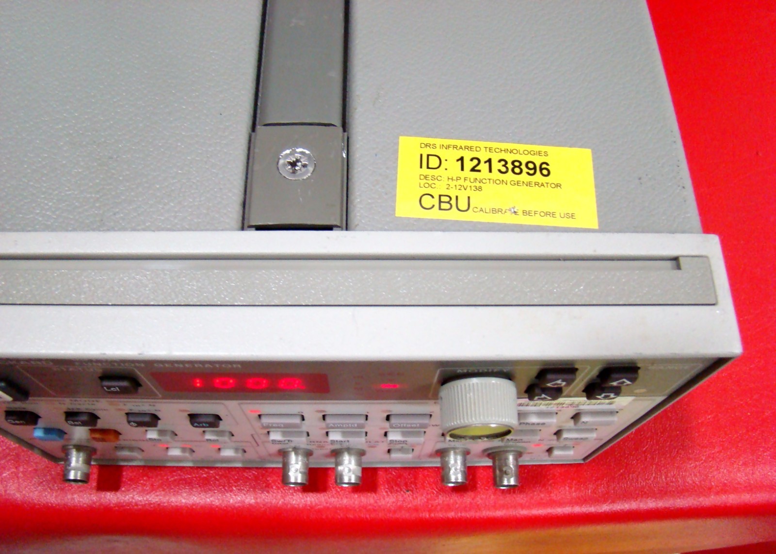 HP 3314A FUNCTION GENERATOR - 20 MHZ - TESTED