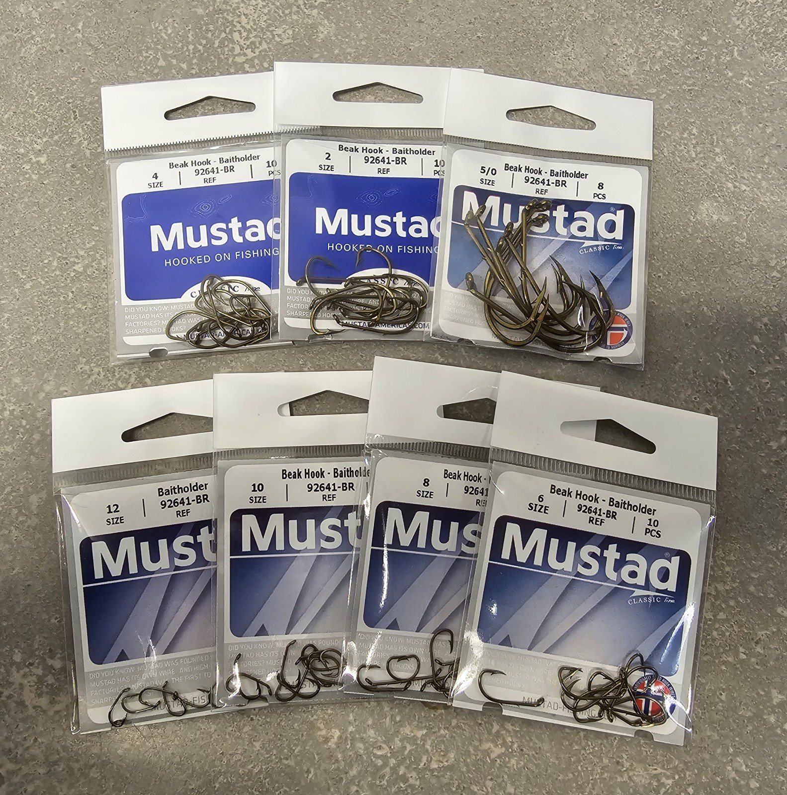 MUSTAD 92641-BR BAITHOLDER FISHING HOOKS ASSORTED SIZES