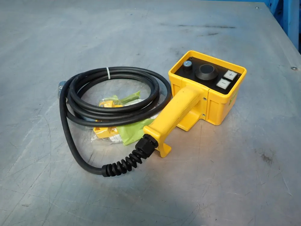 EUCHNER ZSB070904 ENABLING SWITCH  05190222220
