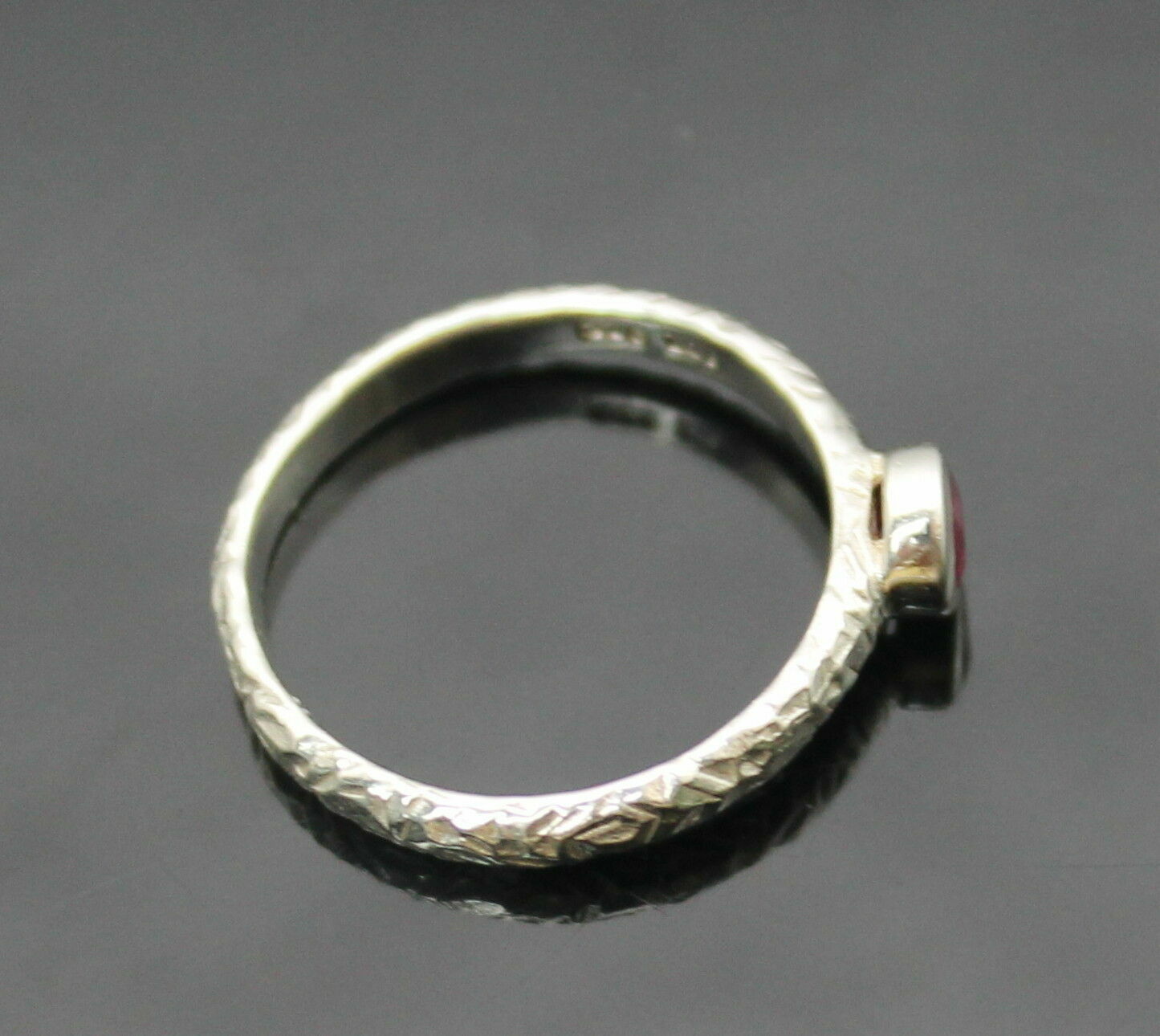 STUNNING GENUINE RUBY TEXTURED SOLID STERLING SILVER RING SIZE 6.75