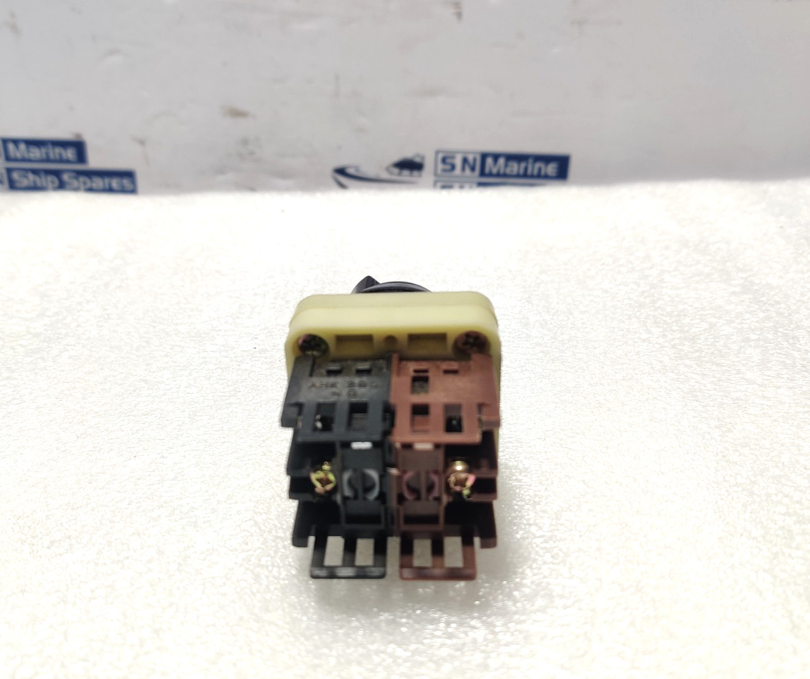 Fuji Electric AH30-P2 Command Selector Switch 250V6A AH30P2B11
