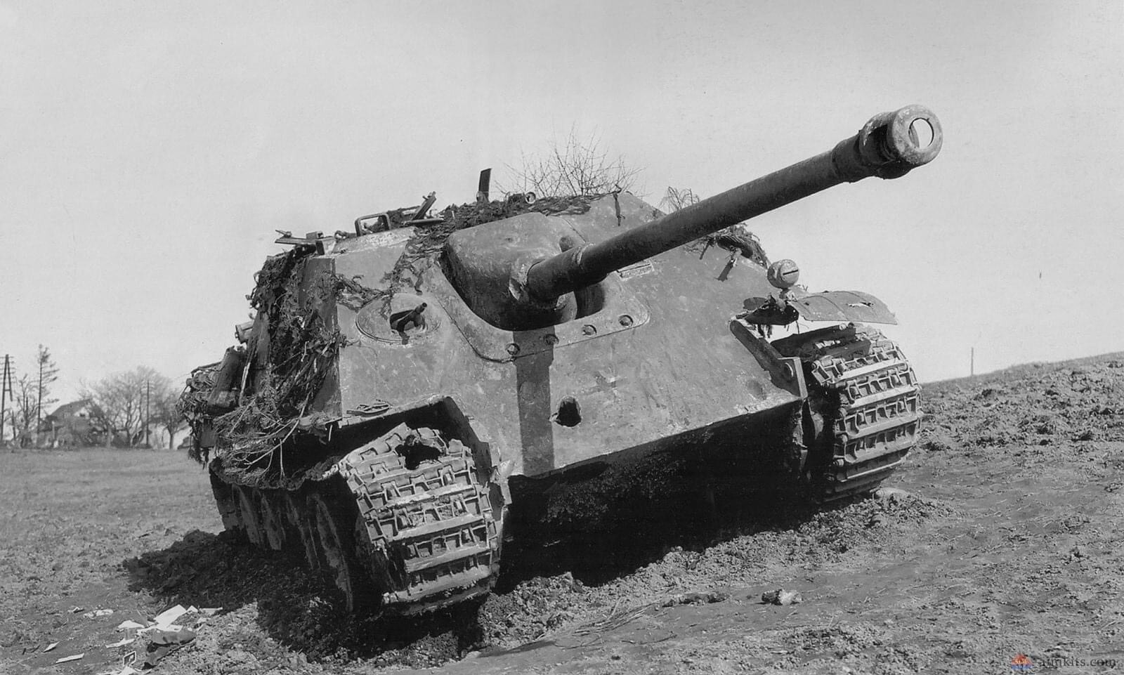 World War Two WW2 WWII Photo Brits Inspect German Jagdpanther Knocked Out   4401