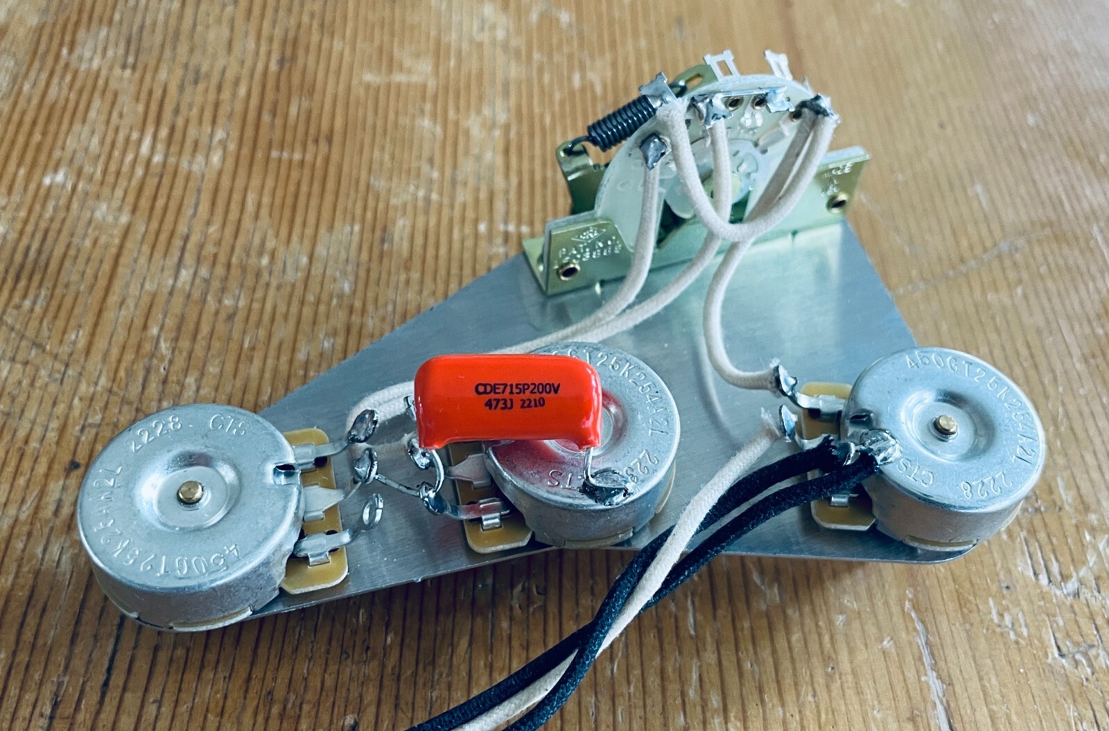 Fender Stratocaster Wiring Harness 250k CTS Pots USA CRL 5 Way .047 Orange Drop