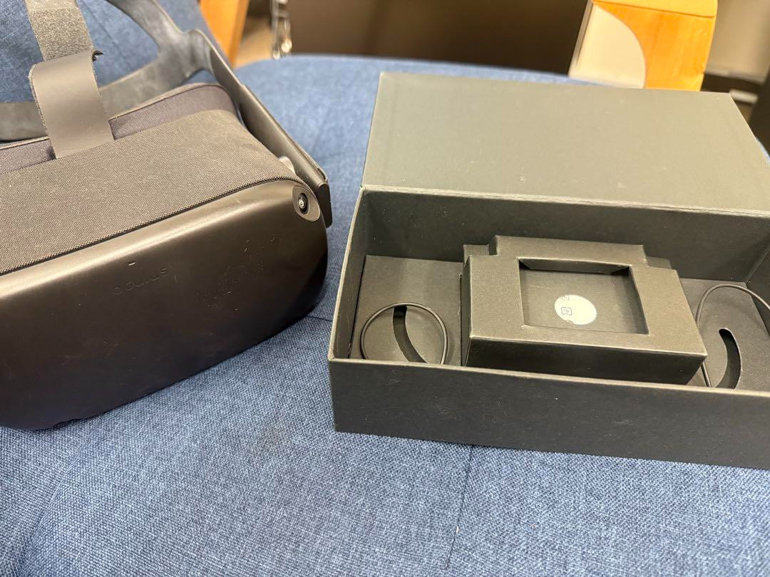 Oculus Quest 64GB VR Headset Black Used