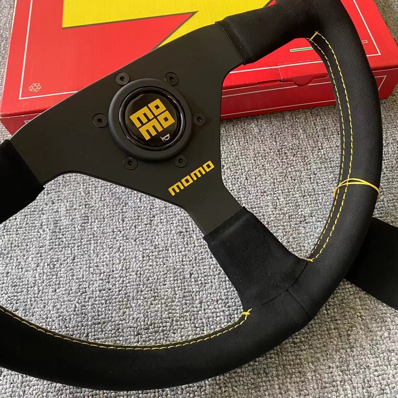 MOMO BLACK EDITION 350mm/14inch MOD07 Flat bracket Suede Steering Wheel