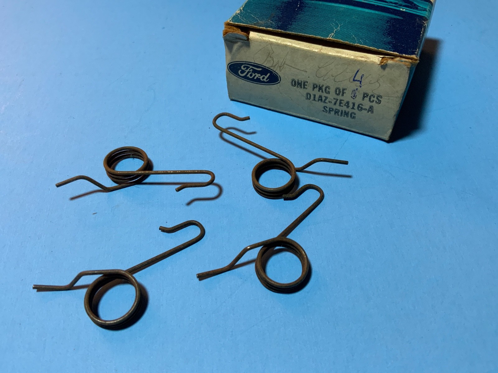 4 pcs. NOS Genuine Ford D1AZ-7E416-A spring