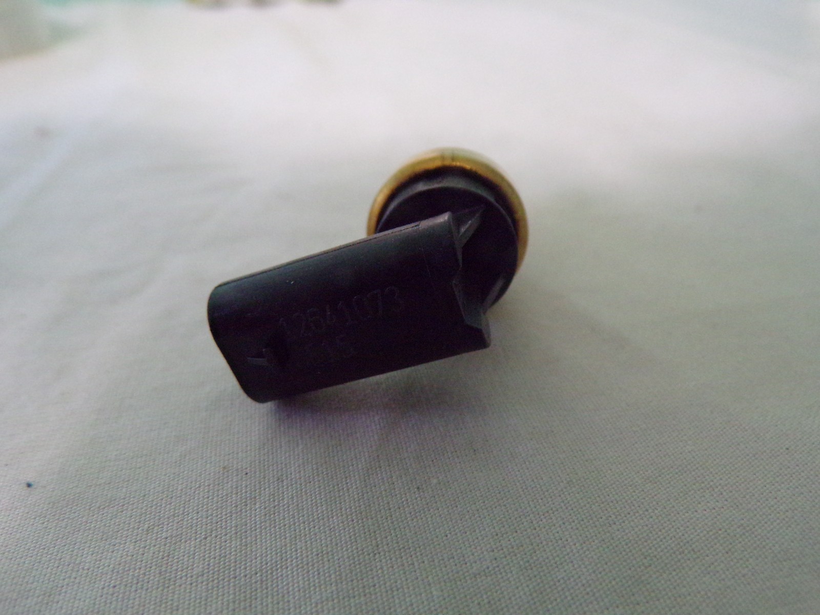 OEM Engine Coolant Temperature Sensor for Select GM models OE# 12641073