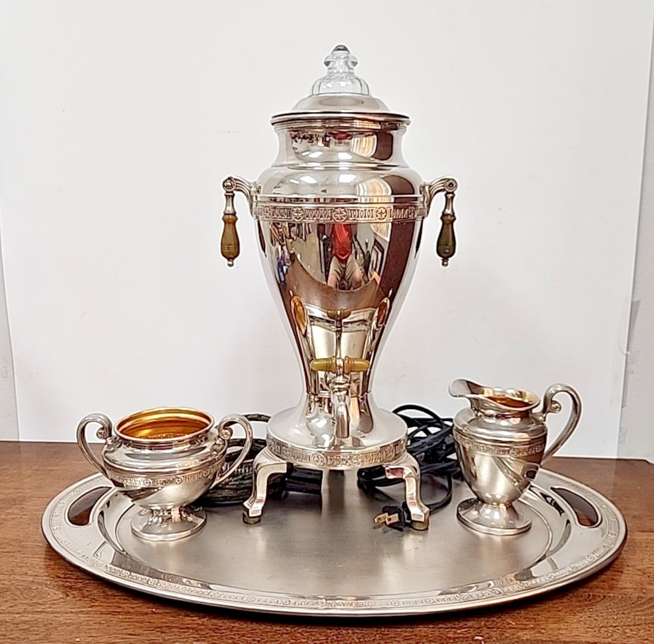 VINTAGE UNIVERSAL LANDERS FRARY & CLARK COFFEE PERCOLATOR - TRAY, CREAM & SUGAR
