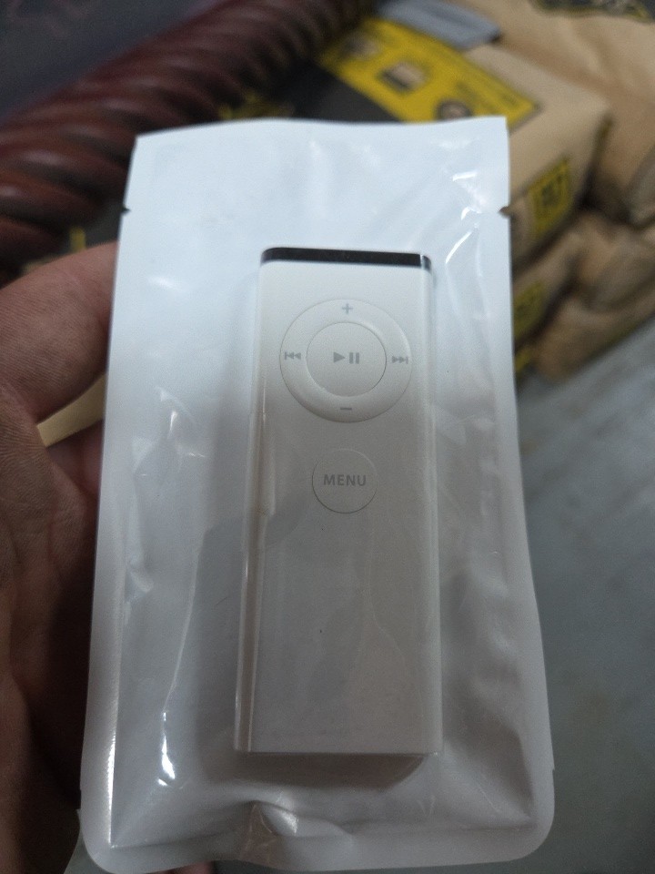 NEW GENUINE APPLE A1156 REMOTE CONTROL 603-8731-A  J3.5