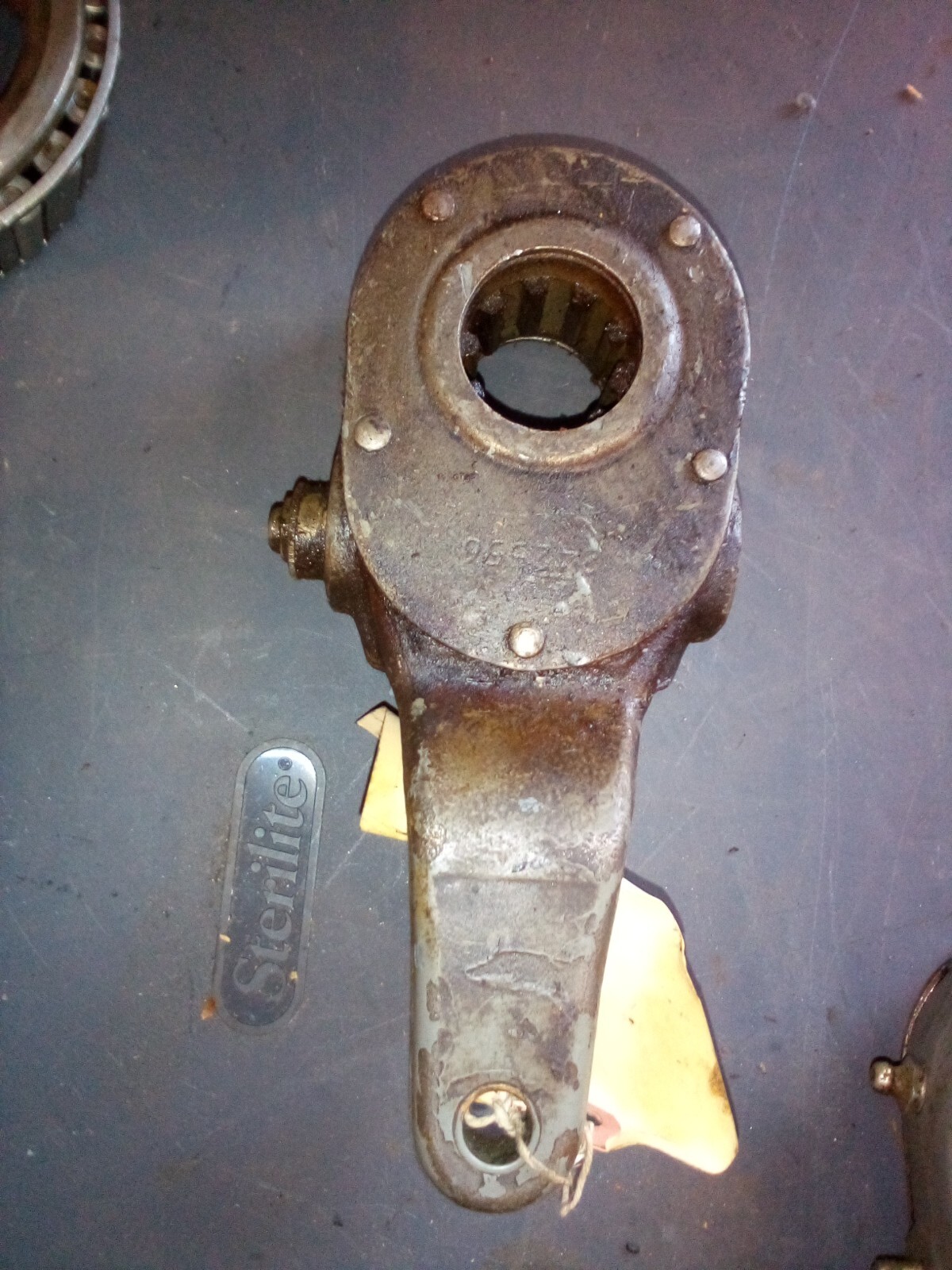 Bendix Heavy Duty 2-Hole Manual Slack Adjuster 1-1/2" 10-Spline  Old Style Mack