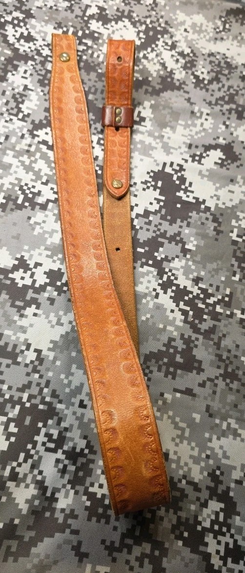 VINTAGE TOOLED DESIGN LEATHER RIFLE SLING PERIOD RIFLE SLING