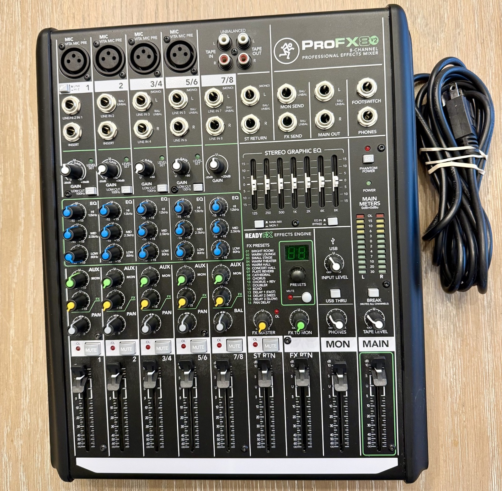 Mackie Profx8v2 8-channel Professional FX Mixing Console with USB - 2044601-00