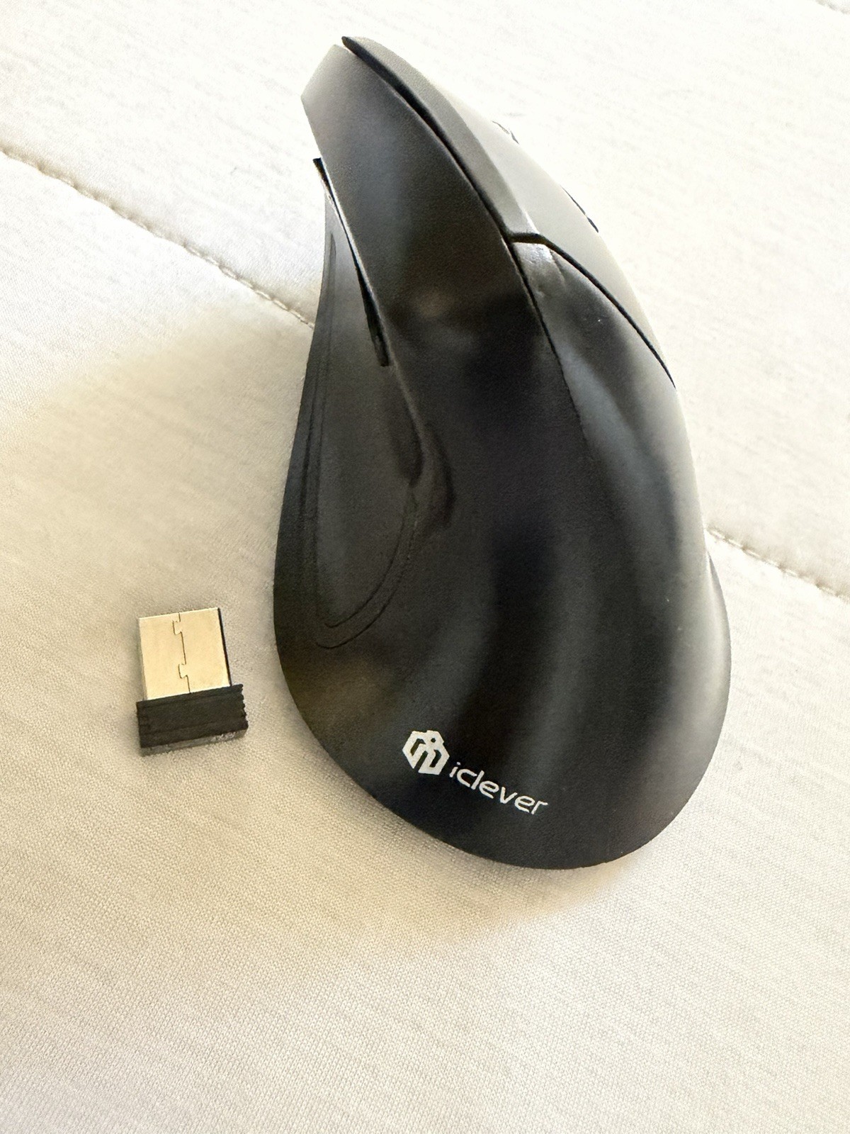 iClever Ergonomic Mouse, WM101 Vertical Wireless Mouse, 2.4GHz Optical Vertic...
