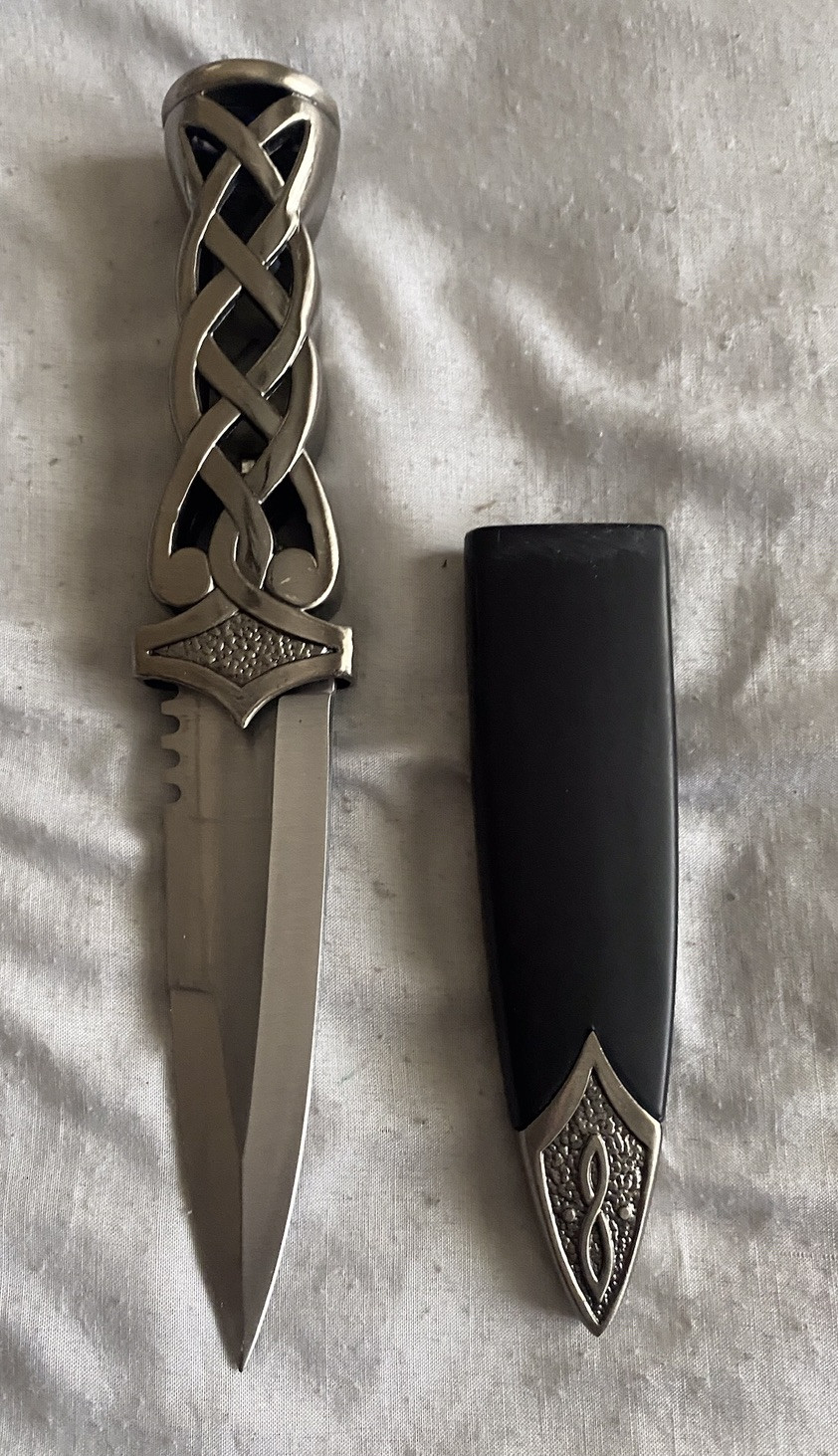 Celtic Scottish Highlandwear Sgian Dubh Dirk Dagger 7.25 Kilt Knife Blue Jewel