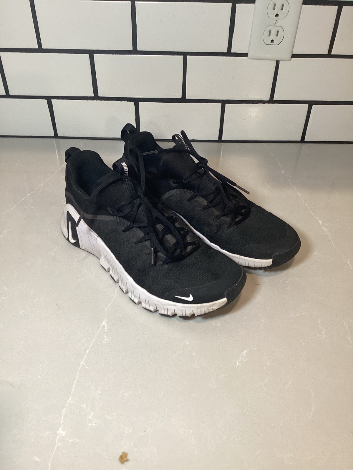 Nike Free Metcon 4 Women’s Training Shoes Black White Size US 6.5 CZ0596-001